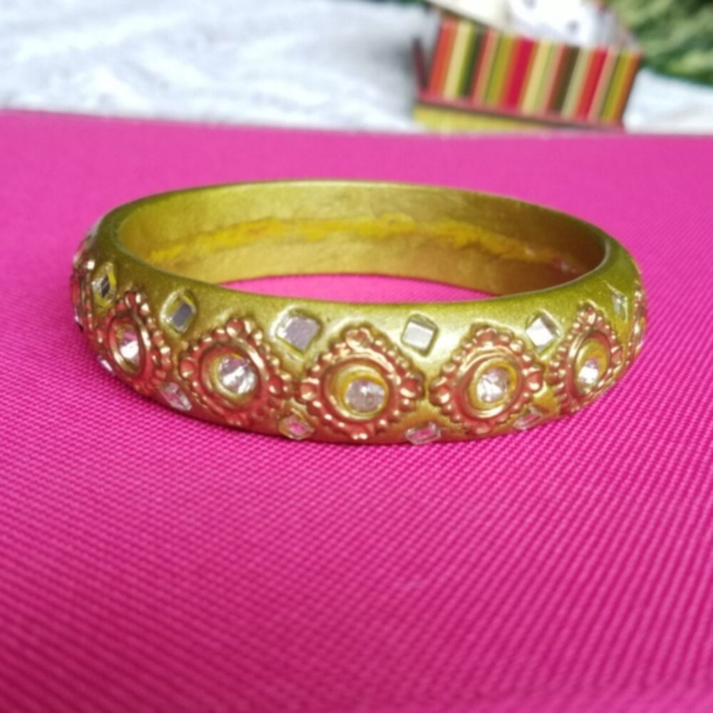 Boho imported jewelry 3 pieces a pendant necklace and two bangle bracelets